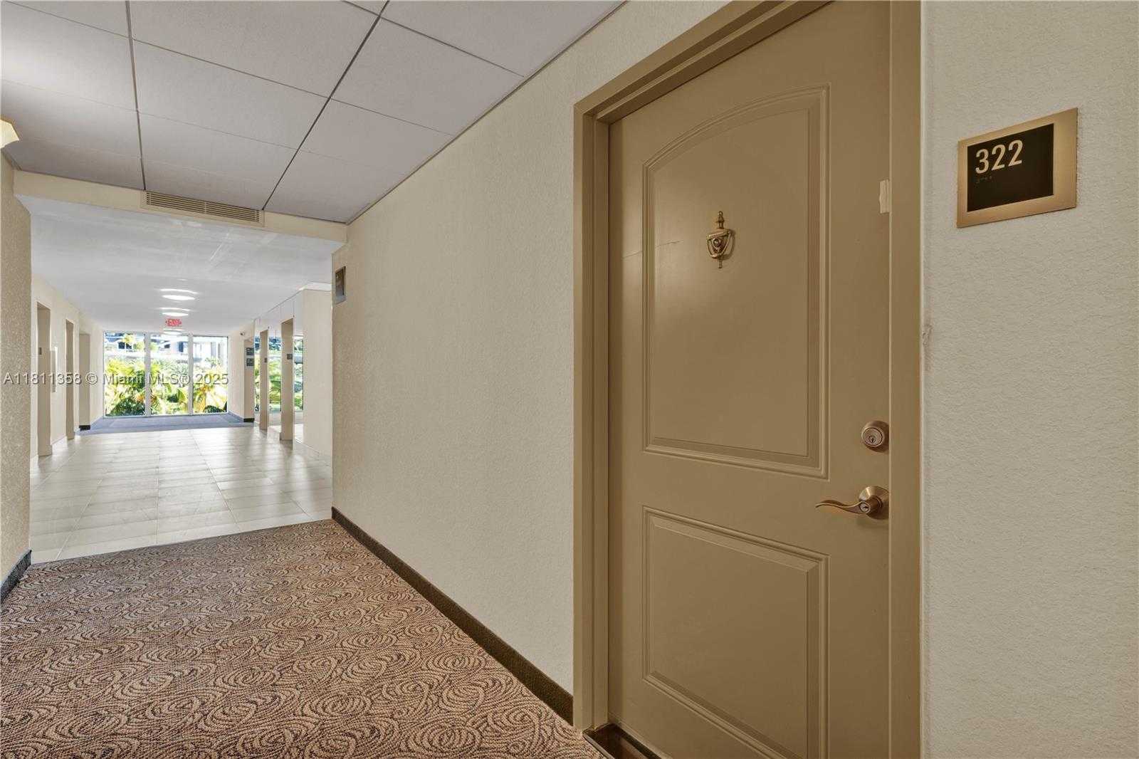 Small Image of 100 BAYVIEW DR #322, Sunny Isles Beach Number 18
