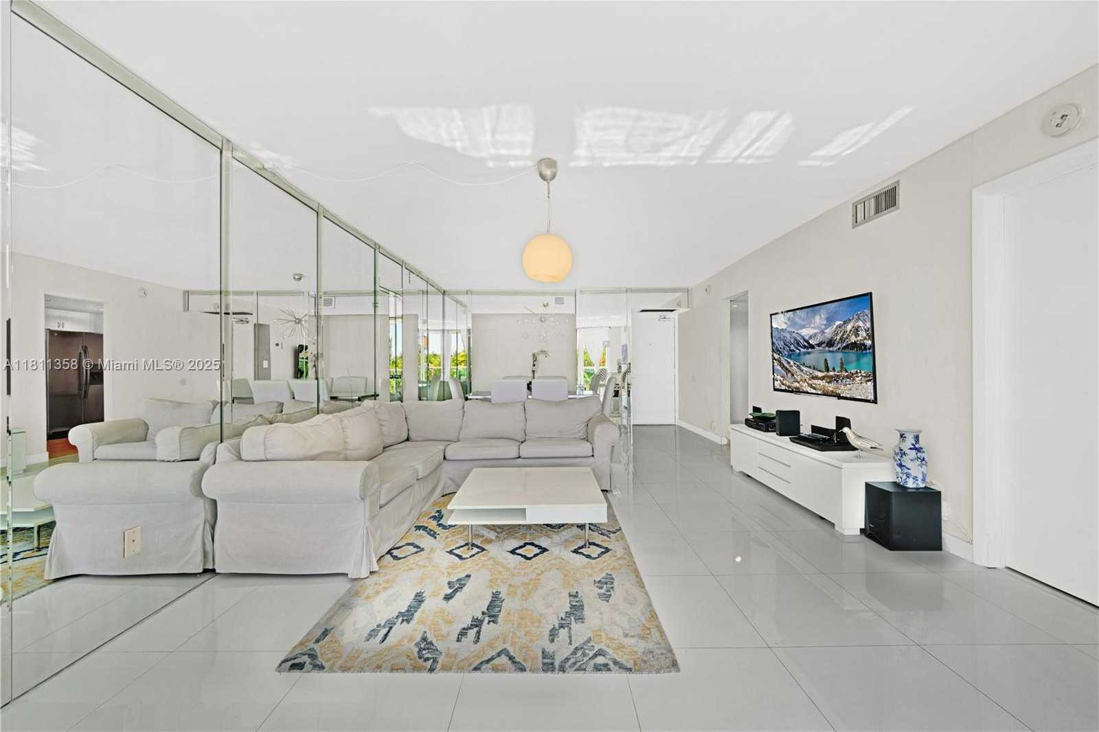 Small Image of 100 BAYVIEW DR #322, Sunny Isles Beach Number 20