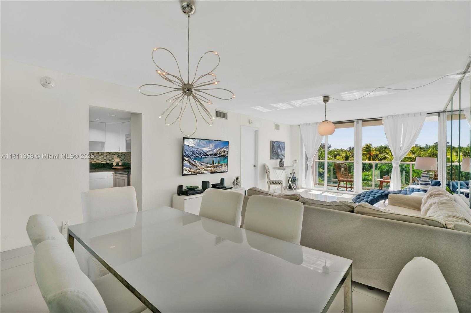 Small Image of 100 BAYVIEW DR #322, Sunny Isles Beach Number 24