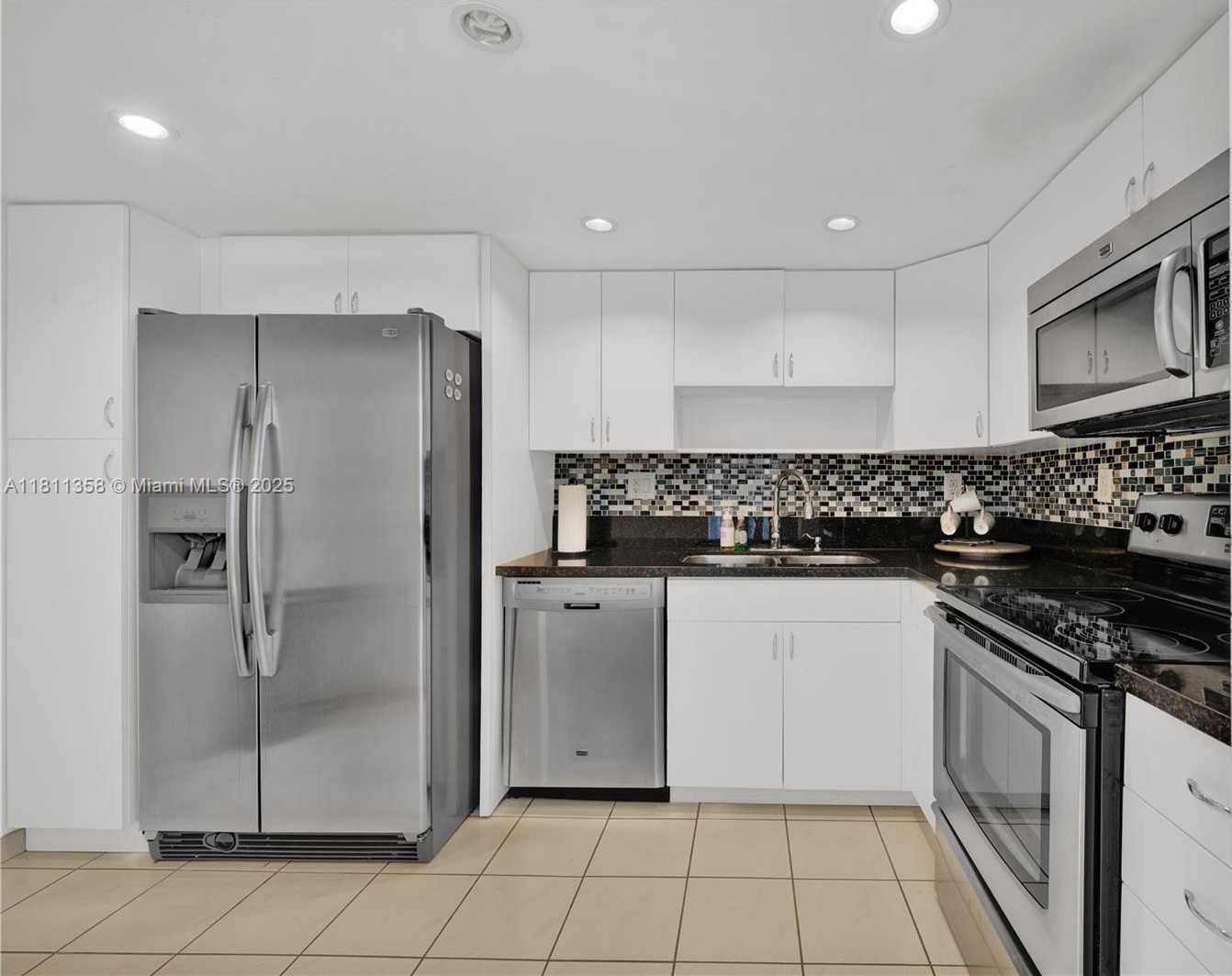 Small Image of 100 BAYVIEW DR #322, Sunny Isles Beach Number 29