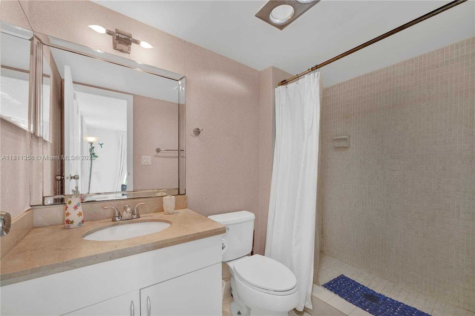 Small Image of 100 BAYVIEW DR #322, Sunny Isles Beach Number 32