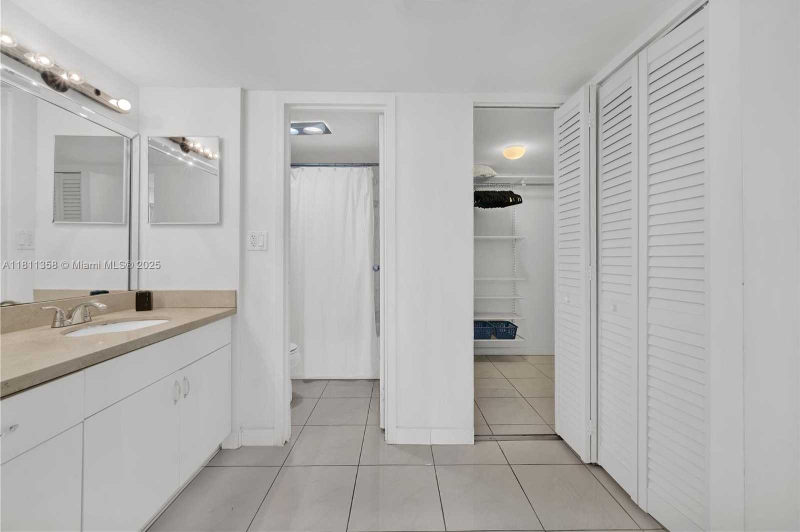 Small Image of 100 BAYVIEW DR #322, Sunny Isles Beach Number 35