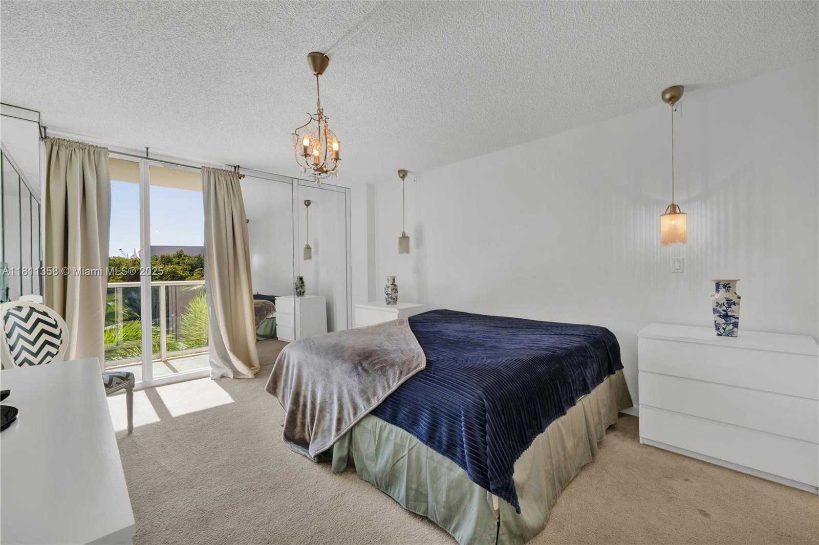 Small Image of 100 BAYVIEW DR #322, Sunny Isles Beach Number 37