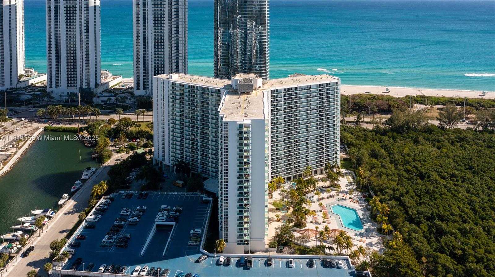 Small Image of 100 BAYVIEW DR #322, Sunny Isles Beach Number 4