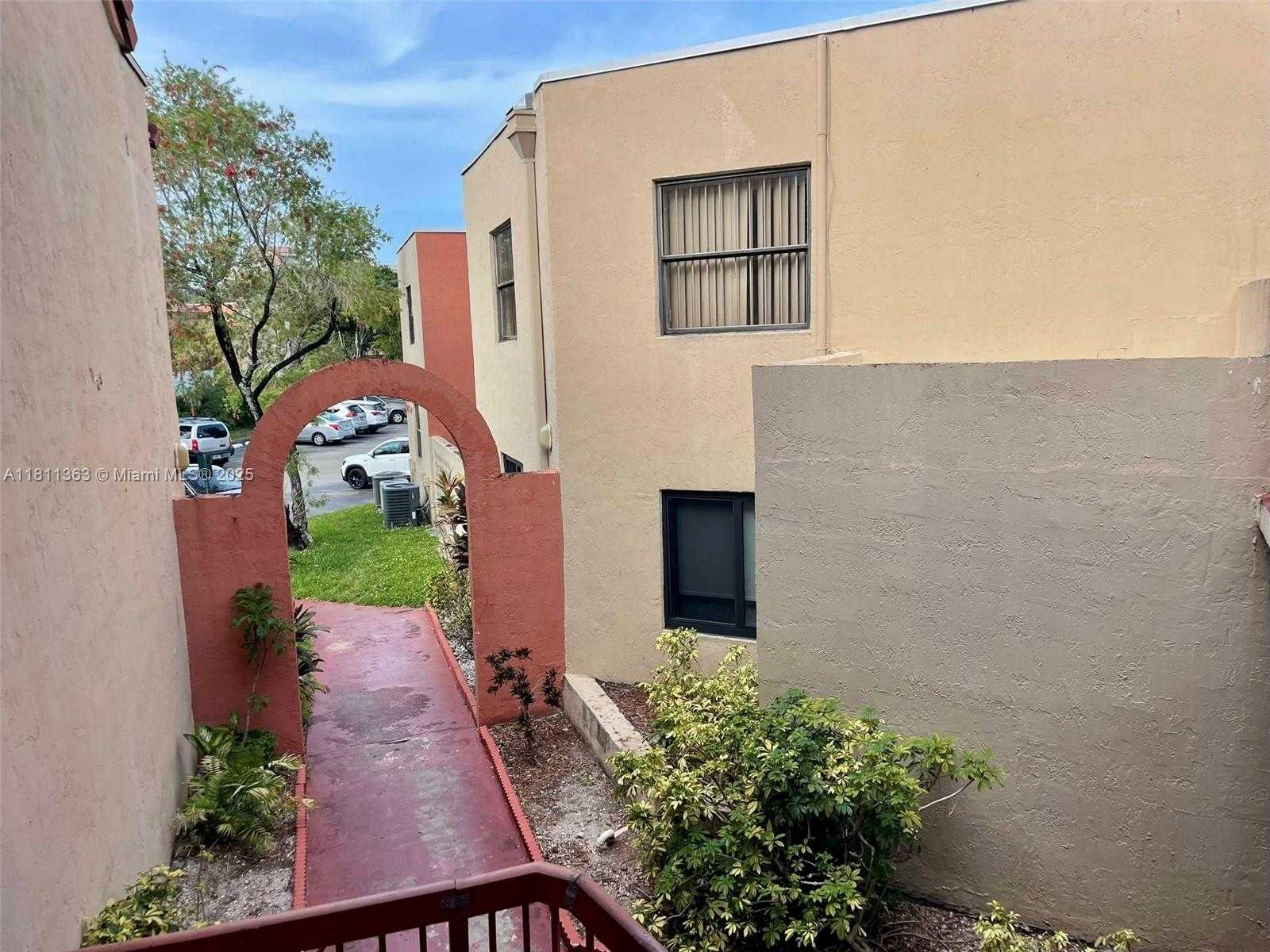 Small Image of 10245 NORTH WEST 9TH ST CIR #202-9, Miami Number 25