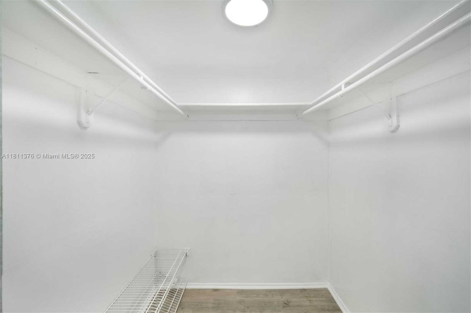 Small Image of 13707 KENDALE LAKES CIR #311, Miami Number 11
