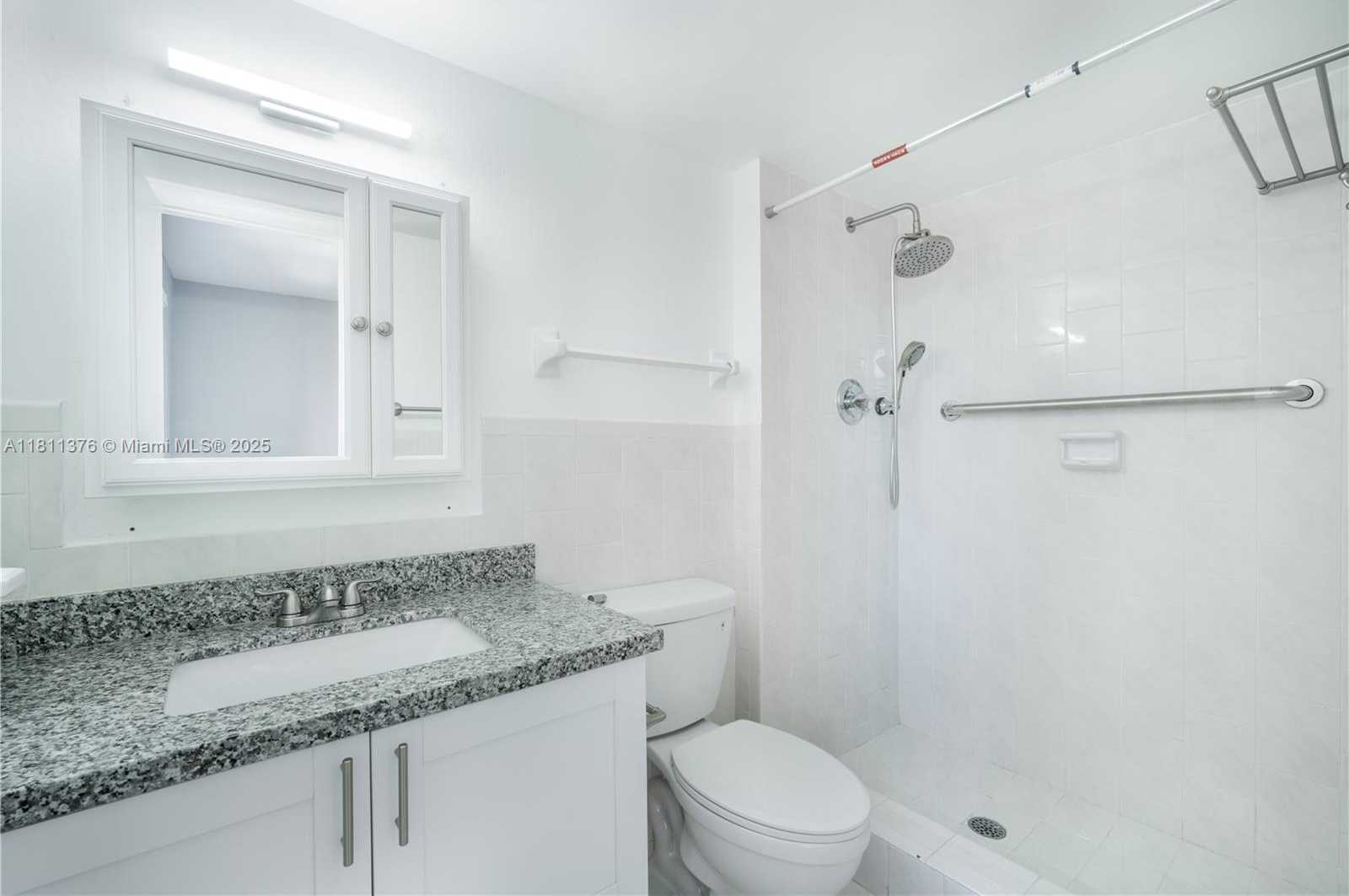 Small Image of 13707 KENDALE LAKES CIR #311, Miami Number 14