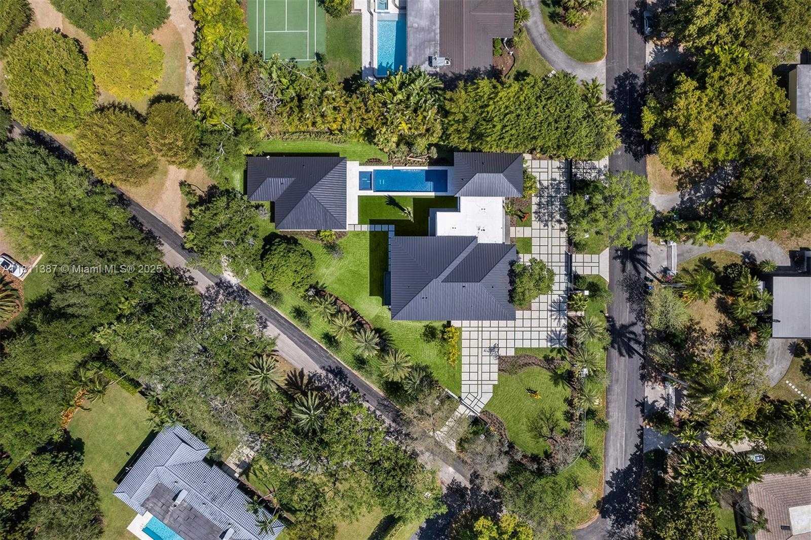 Small Image of 12500 SOUTH WEST 64 AVE, Pinecrest Number 50