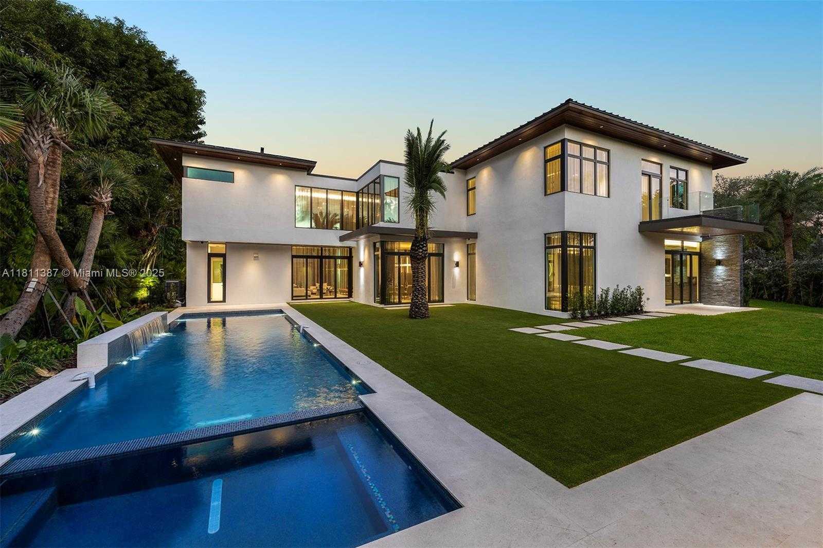 Small Image of 12500 SOUTH WEST 64 AVE, Pinecrest Number 6
