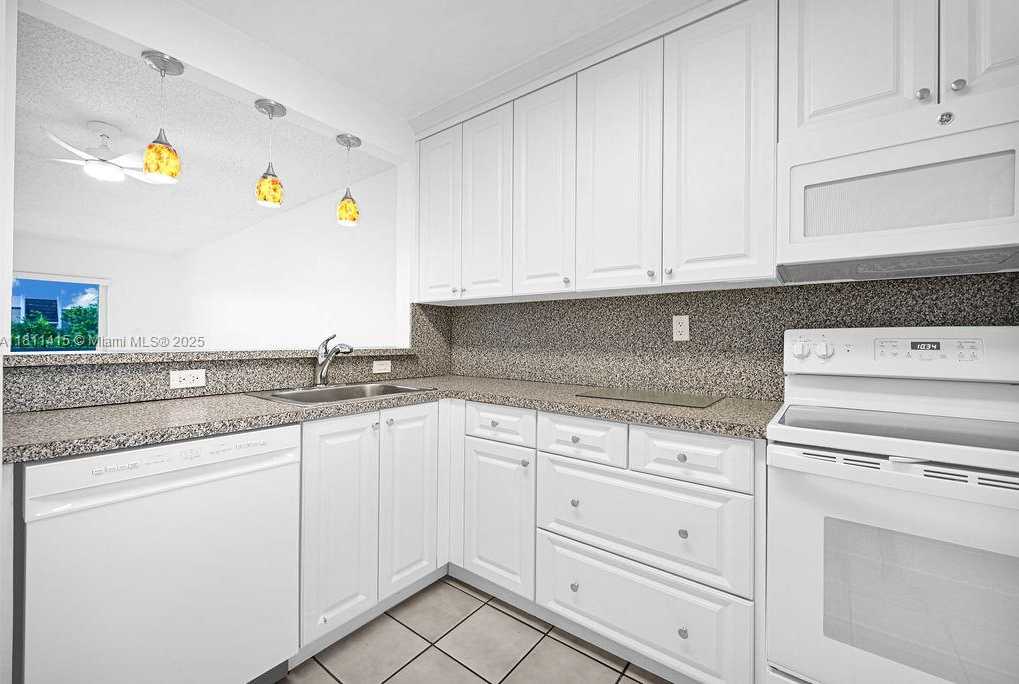 Small Image of 7740 CAMINO REAL #G-407, Miami Number 13