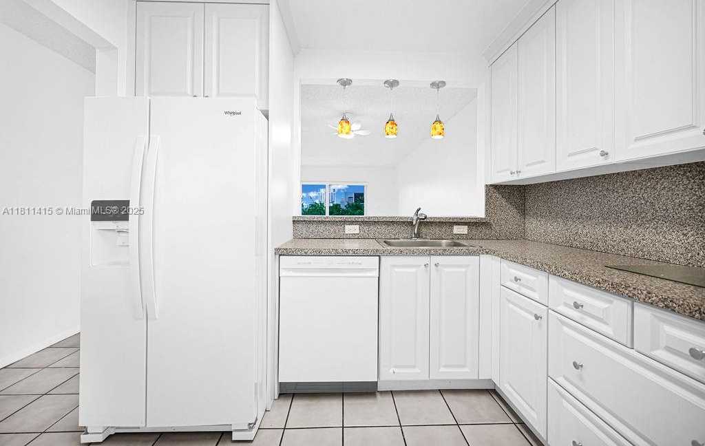 Small Image of 7740 CAMINO REAL #G-407, Miami Number 14
