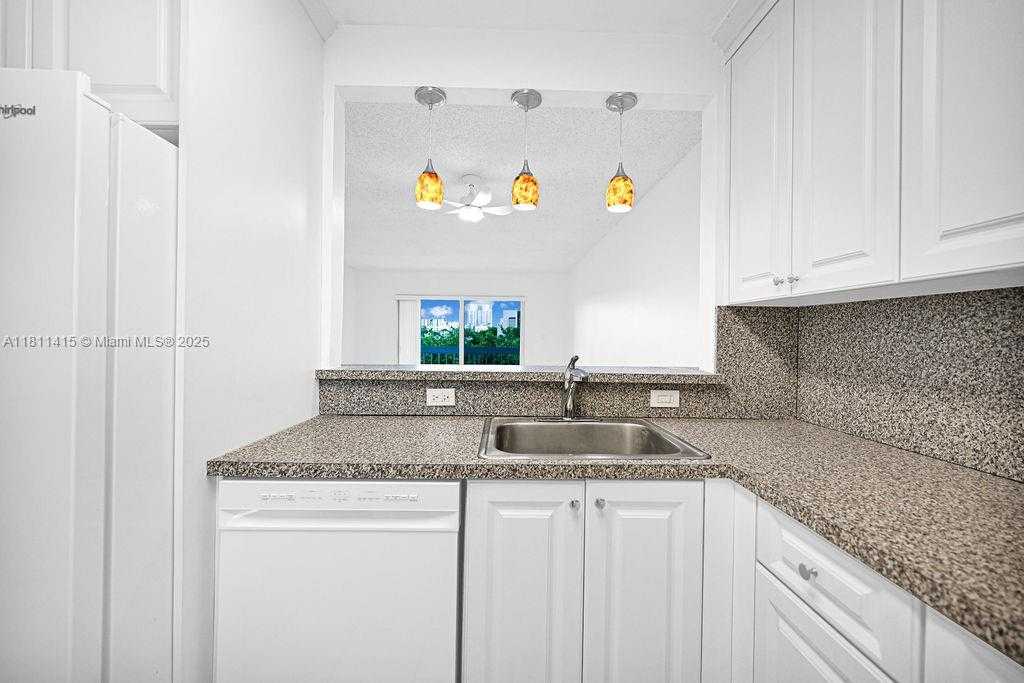 Small Image of 7740 CAMINO REAL #G-407, Miami Number 15