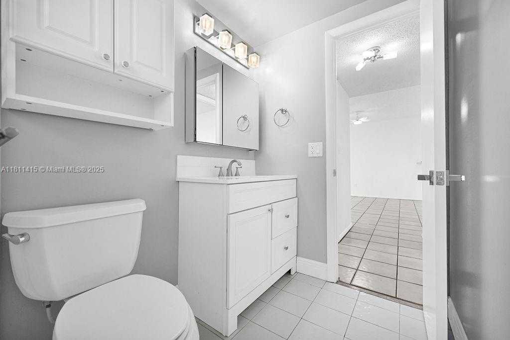Small Image of 7740 CAMINO REAL #G-407, Miami Number 25