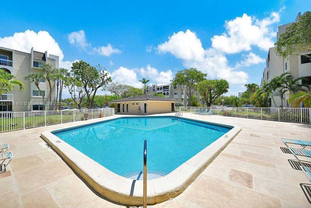 Small Image of 7740 CAMINO REAL #G-407, Miami Number 31