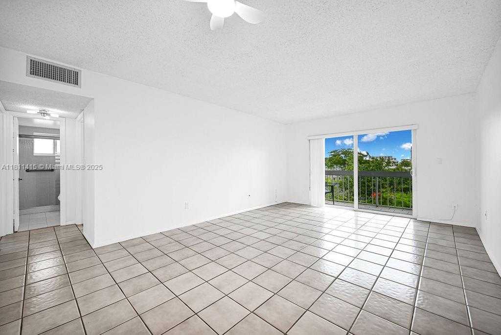 Small Image of 7740 CAMINO REAL #G-407, Miami Number 8