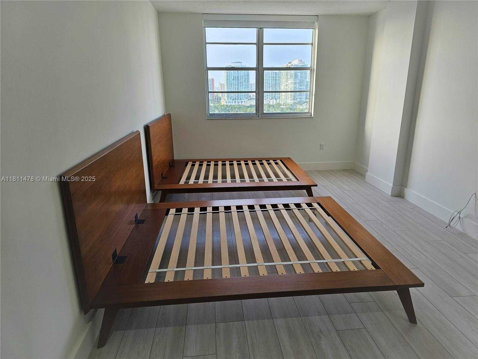Small Image of 500 BAYVIEW DR #1723, Sunny Isles Beach Number 14