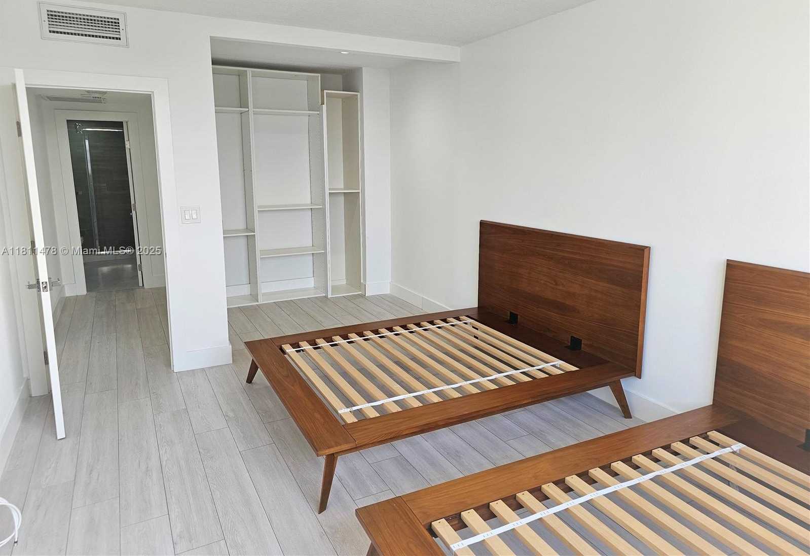Small Image of 500 BAYVIEW DR #1723, Sunny Isles Beach Number 16