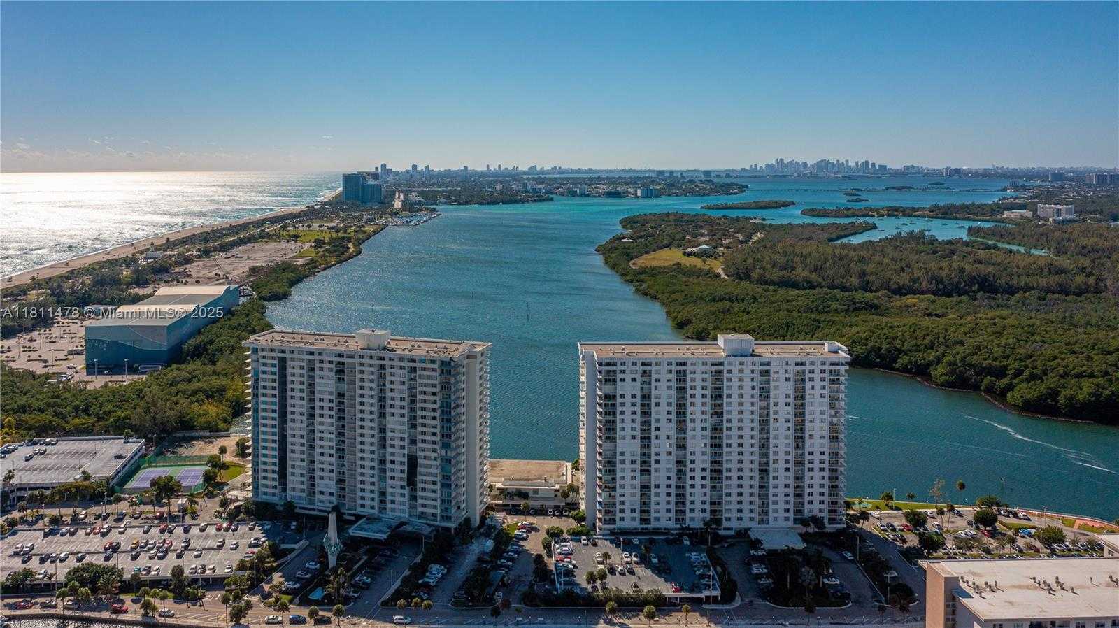 Small Image of 500 BAYVIEW DR #1723, Sunny Isles Beach Number 2
