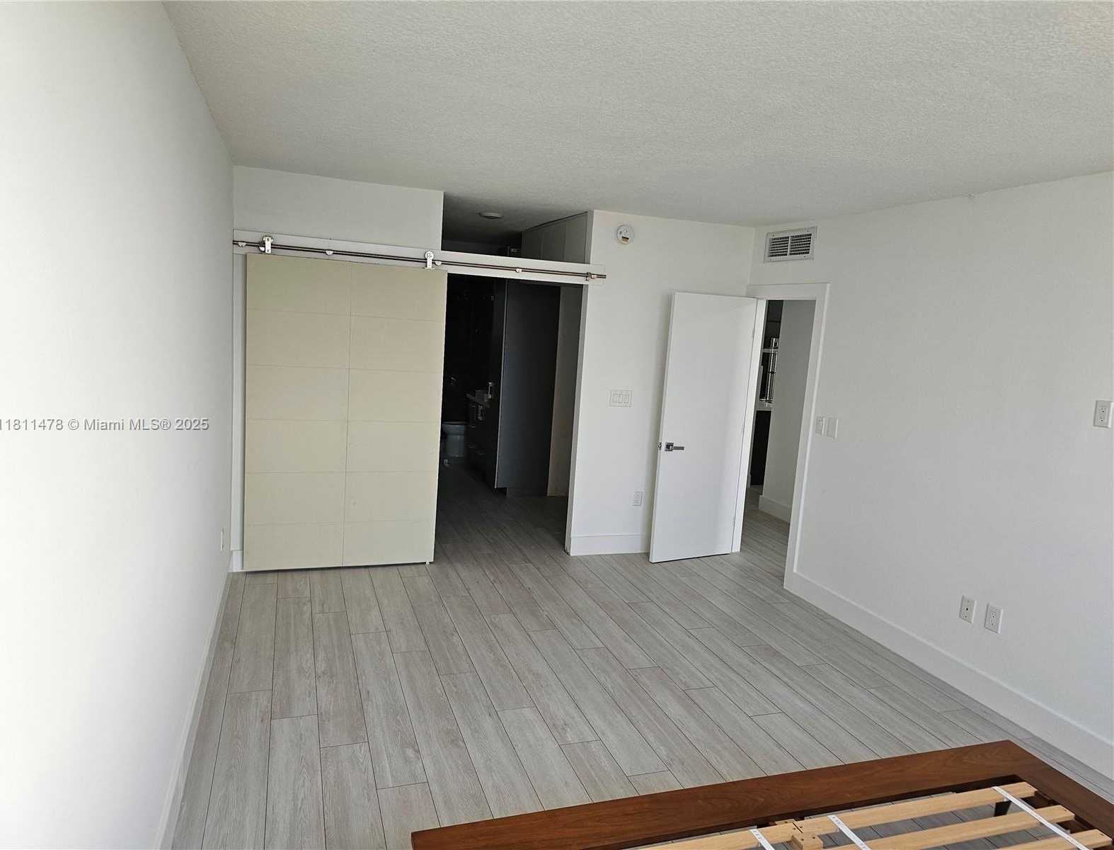 Small Image of 500 BAYVIEW DR #1723, Sunny Isles Beach Number 20