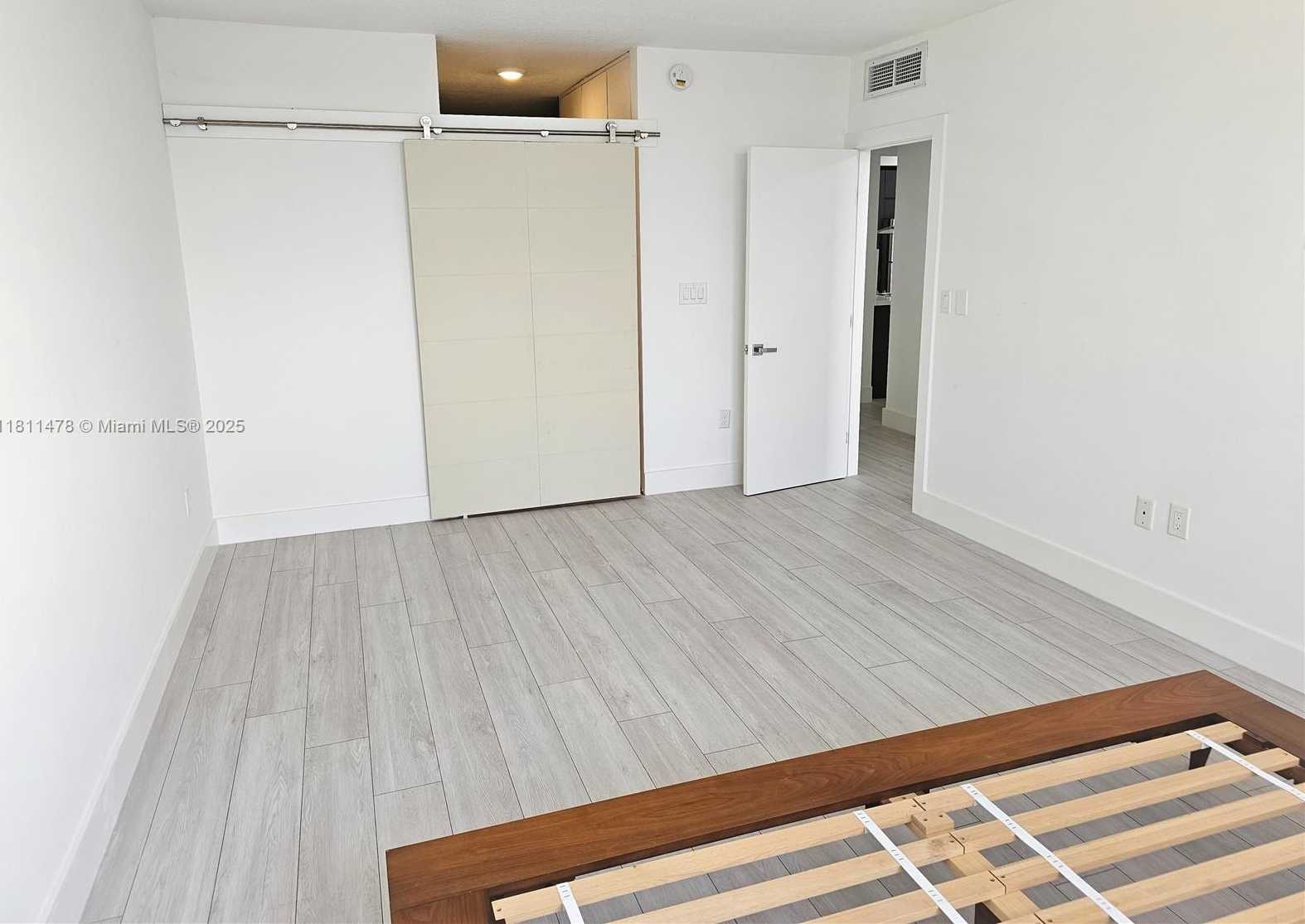 Small Image of 500 BAYVIEW DR #1723, Sunny Isles Beach Number 21