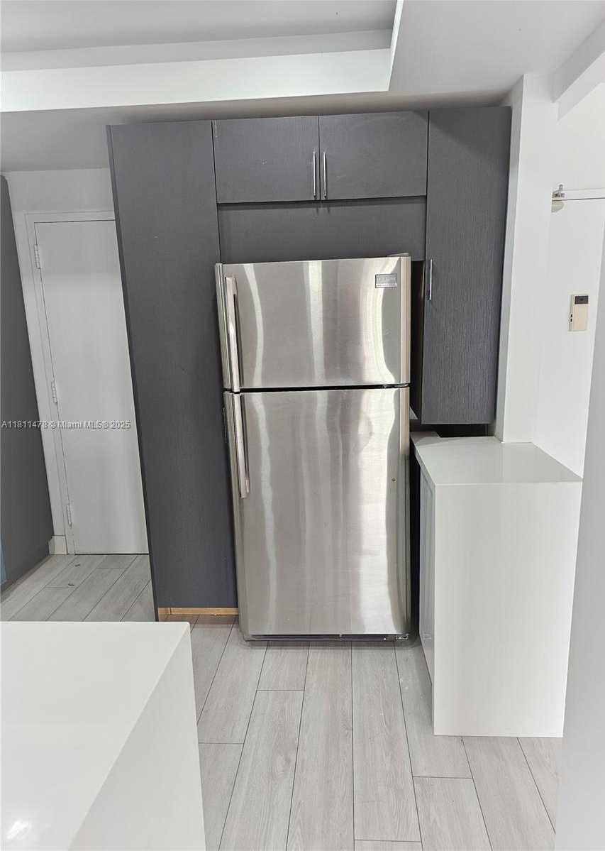 Small Image of 500 BAYVIEW DR #1723, Sunny Isles Beach Number 8
