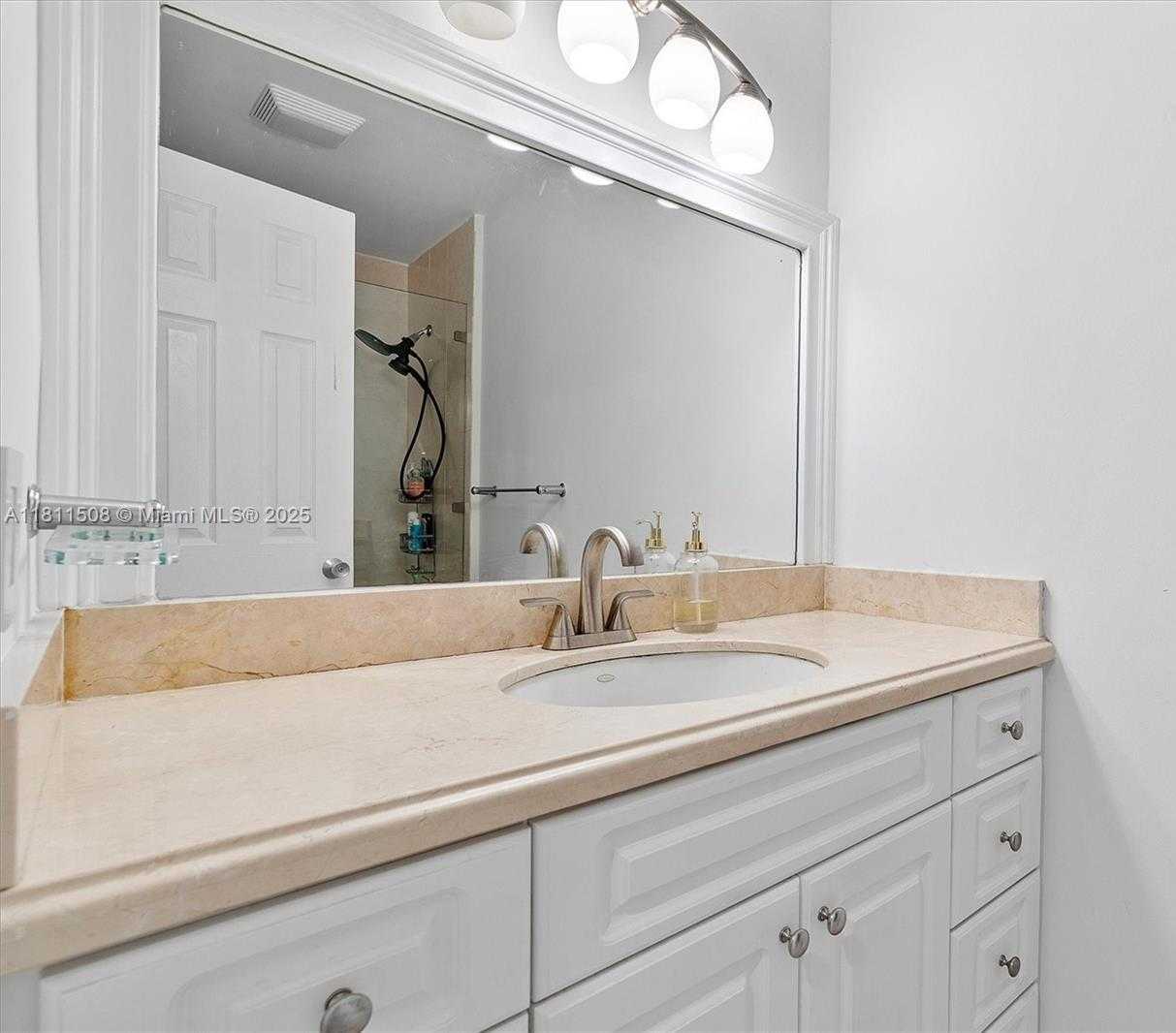 Small Image of 300 POINCIANA DR #702, Sunny Isles Beach Number 15