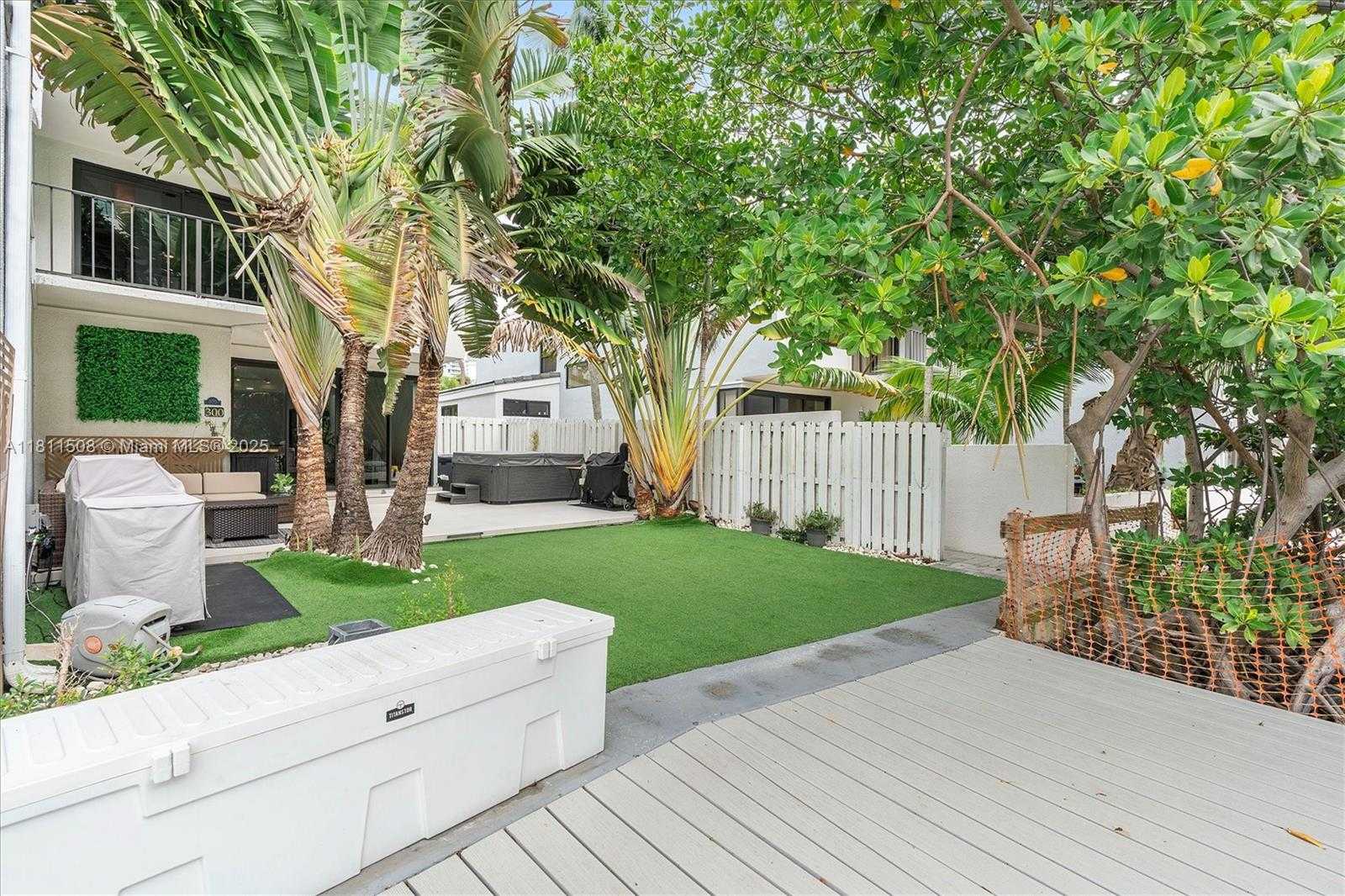 Small Image of 300 POINCIANA DR #702, Sunny Isles Beach Number 21