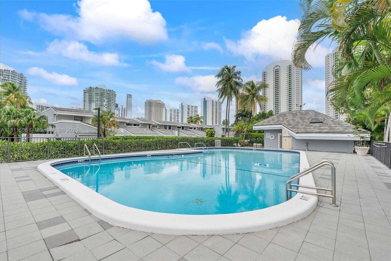Small Image of 300 POINCIANA DR #702, Sunny Isles Beach Number 23
