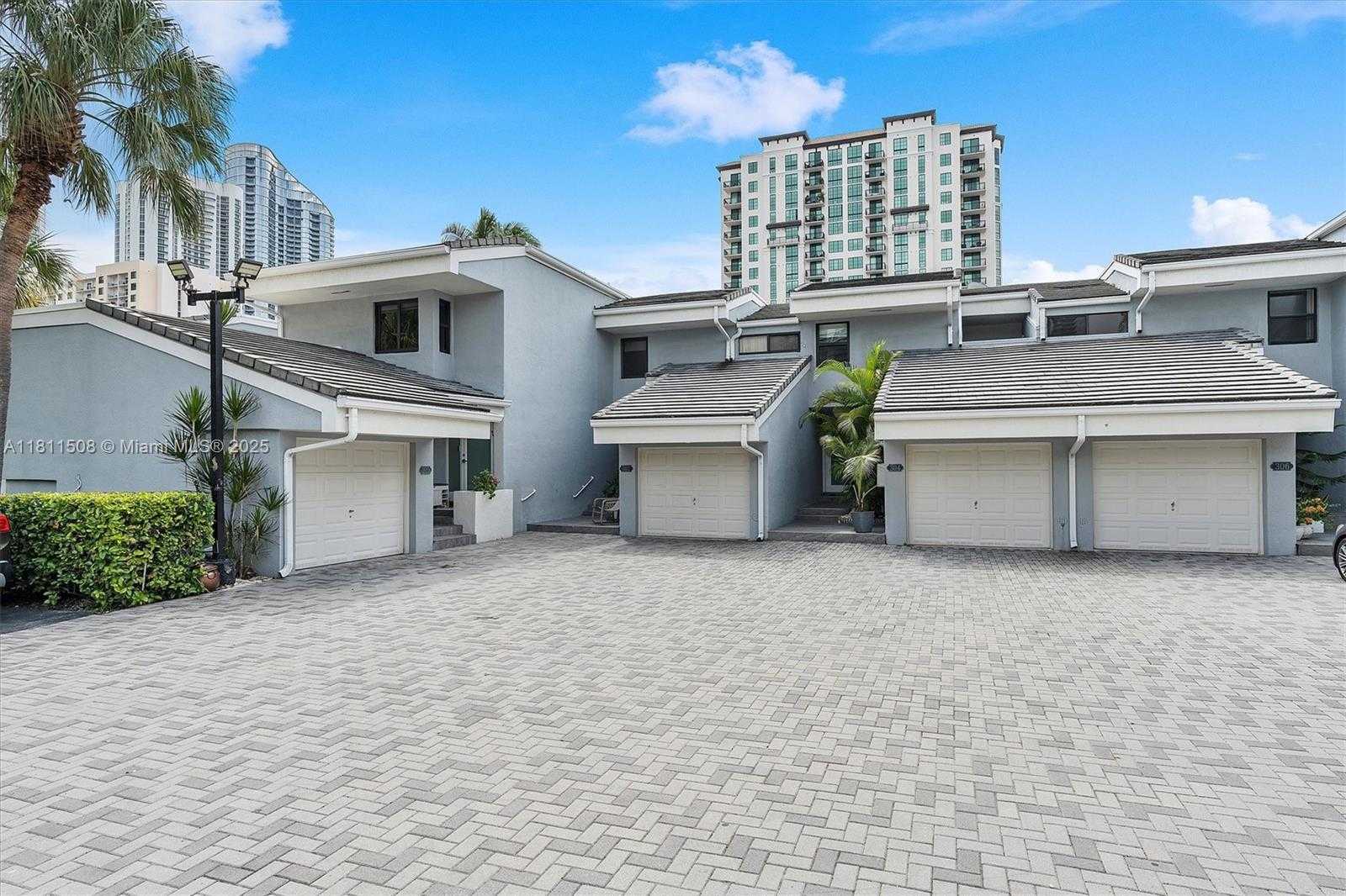 Small Image of 300 POINCIANA DR #702, Sunny Isles Beach Number 3