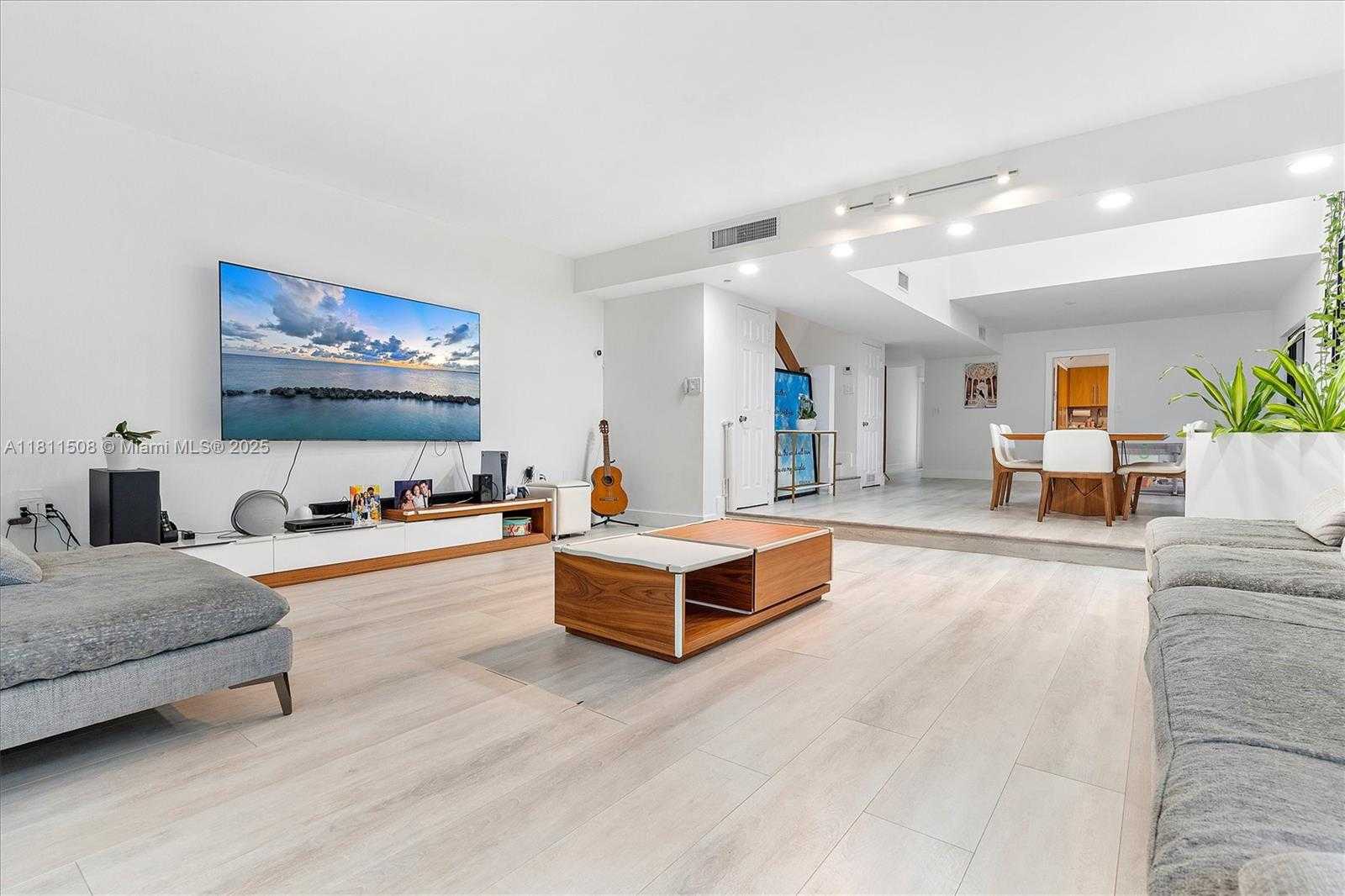 Small Image of 300 POINCIANA DR #702, Sunny Isles Beach Number 7