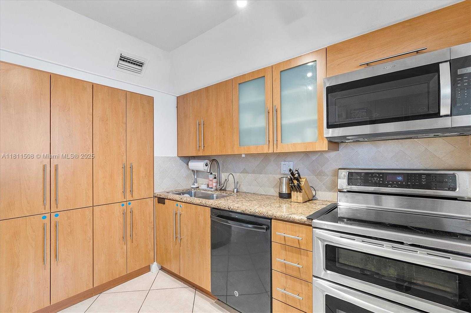 Small Image of 300 POINCIANA DR #702, Sunny Isles Beach Number 9