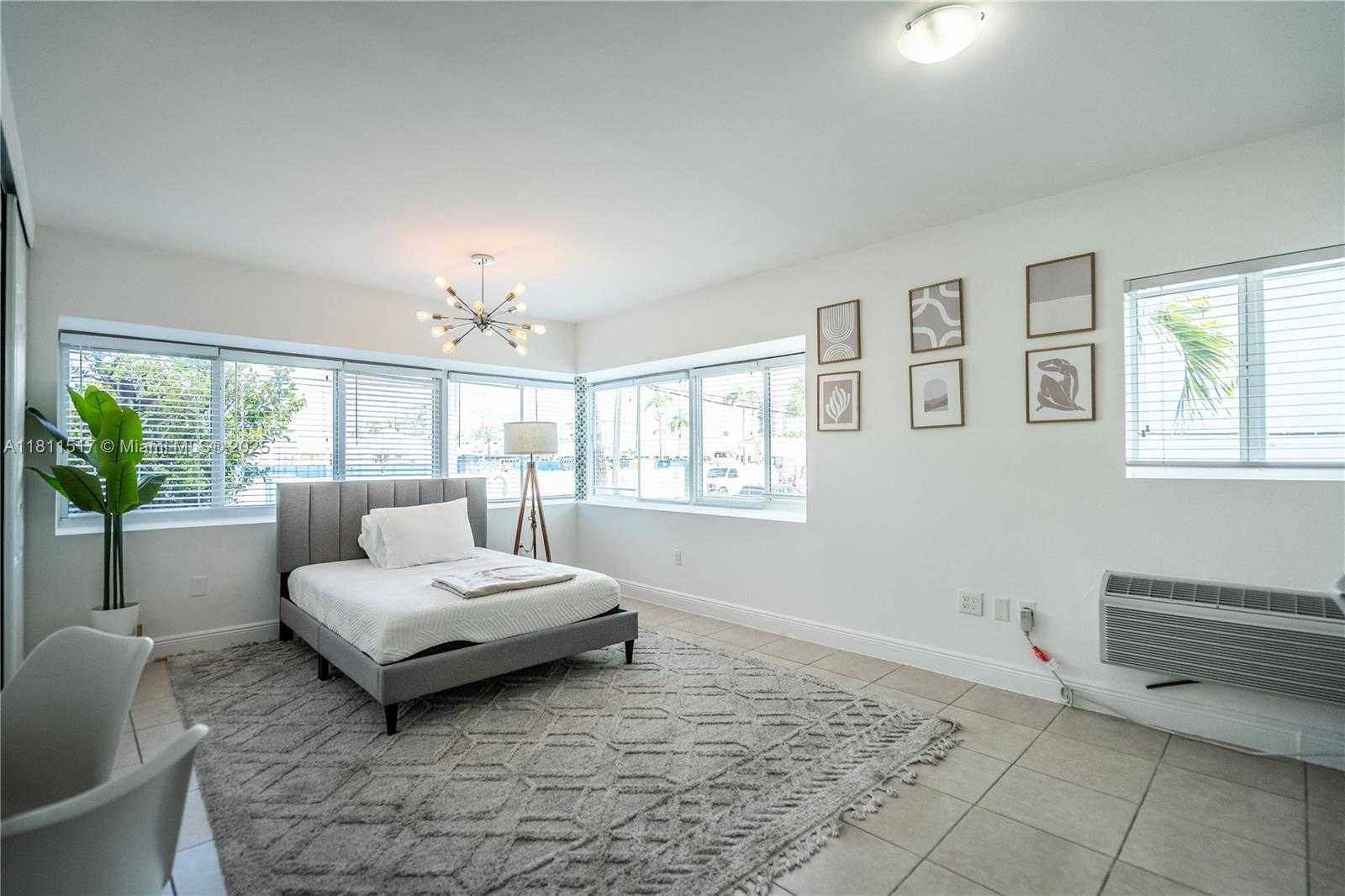Small Image of 6971 CARLYLE AVE #101, Miami Beach Number 2