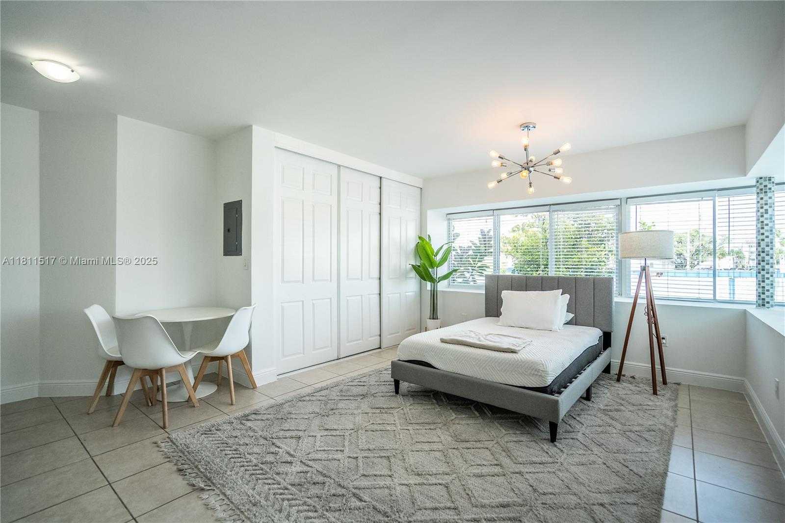 Small Image of 6971 CARLYLE AVE #101, Miami Beach Number 3