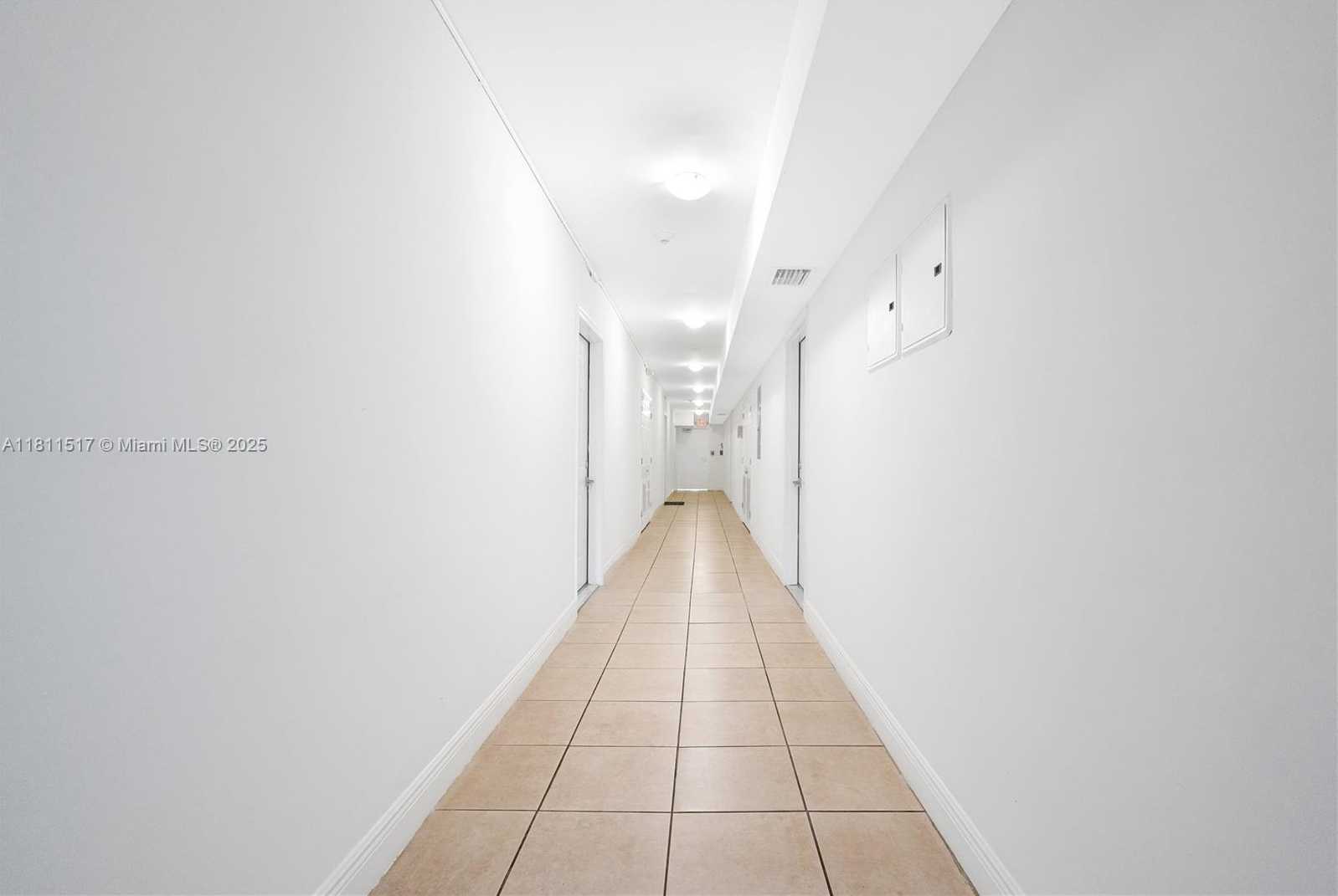 Small Image of 6971 CARLYLE AVE #101, Miami Beach Number 8