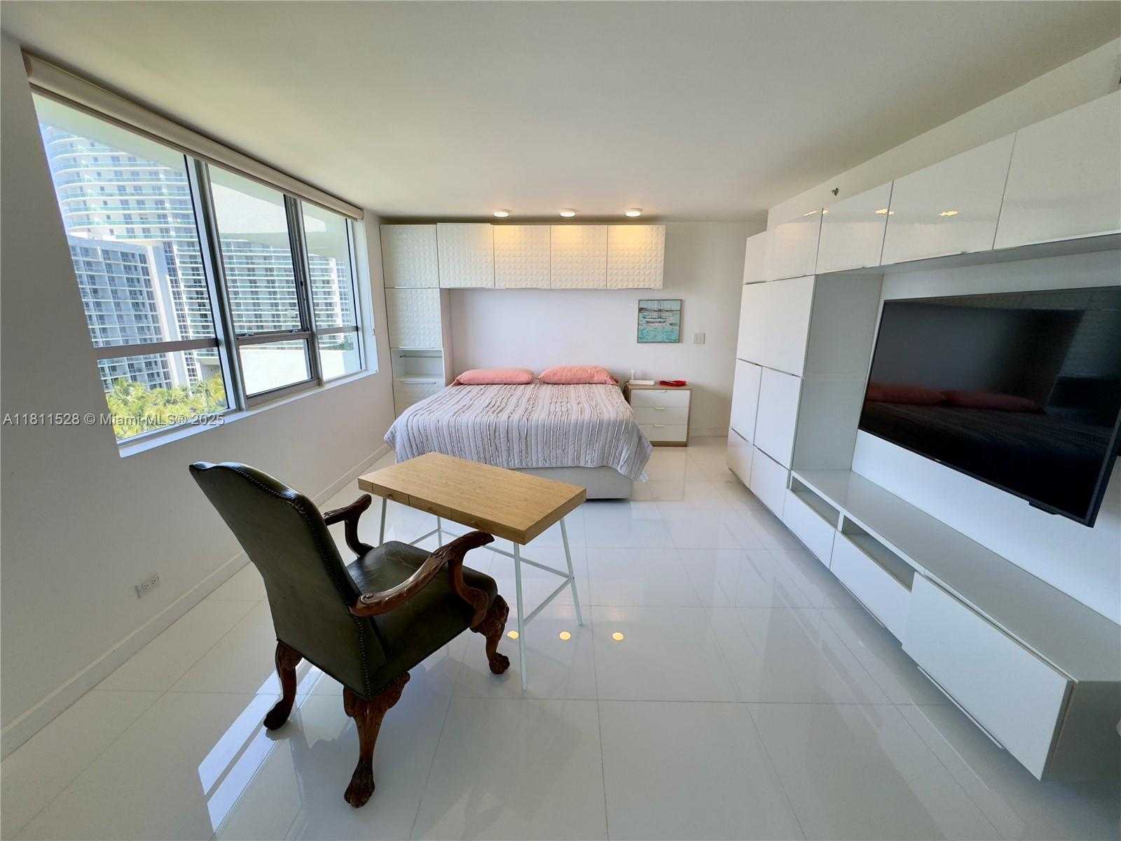 Small Image of 1500 BAY RD #1040S, Miami Beach Number 18