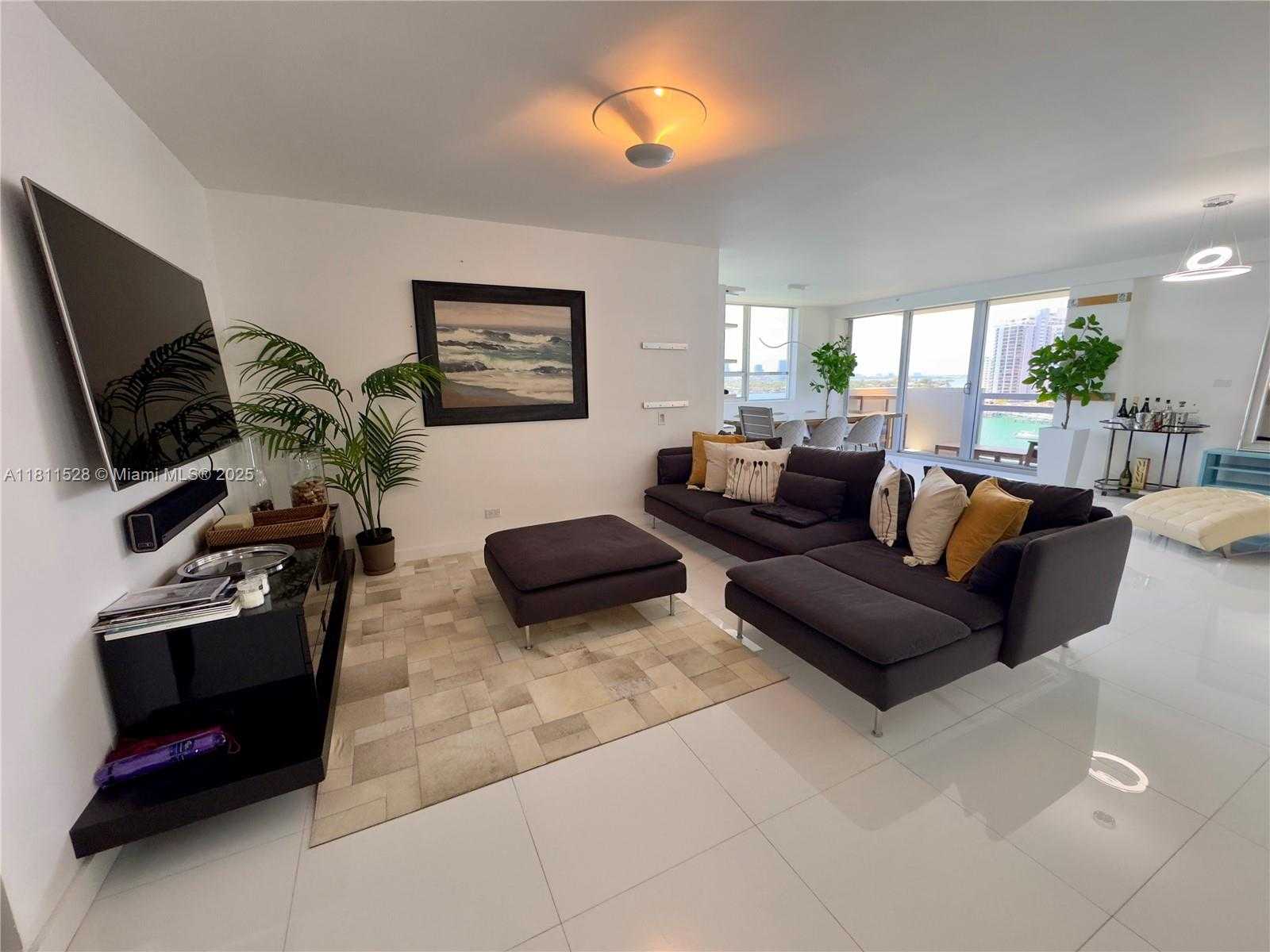 Small Image of 1500 BAY RD #1040S, Miami Beach Number 2
