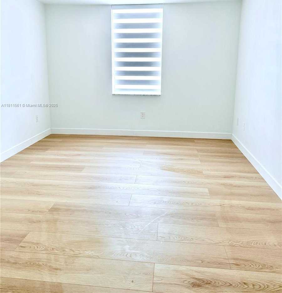 Small Image of 1331 LINCOLN RD #502, Miami Beach Number 5