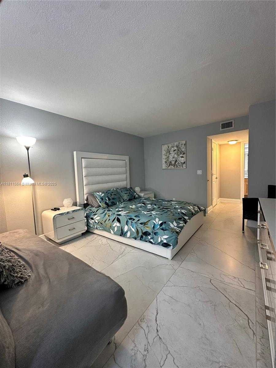 Small Image of 2401 SOUTH OCEAN DR #1204, Hollywood Number 8