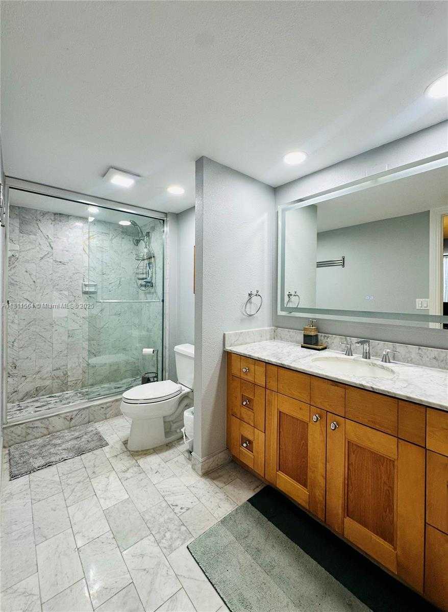 Small Image of 2401 SOUTH OCEAN DR #1204, Hollywood Number 9