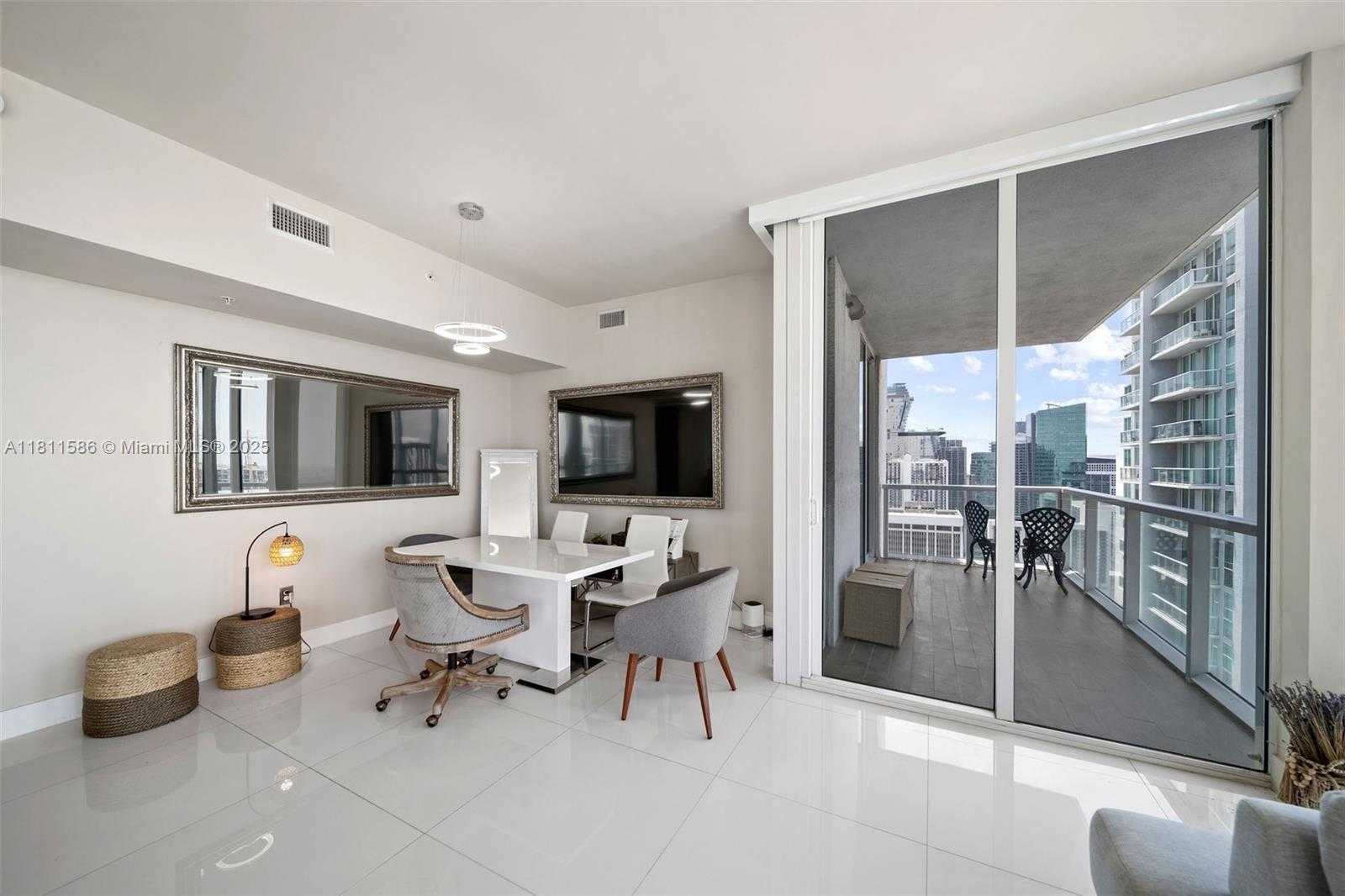 Small Image of 244 BISCAYNE BLVD #4608, Miami Number 11