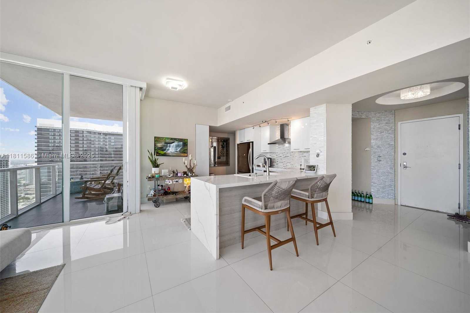 Small Image of 244 BISCAYNE BLVD #4608, Miami Number 14