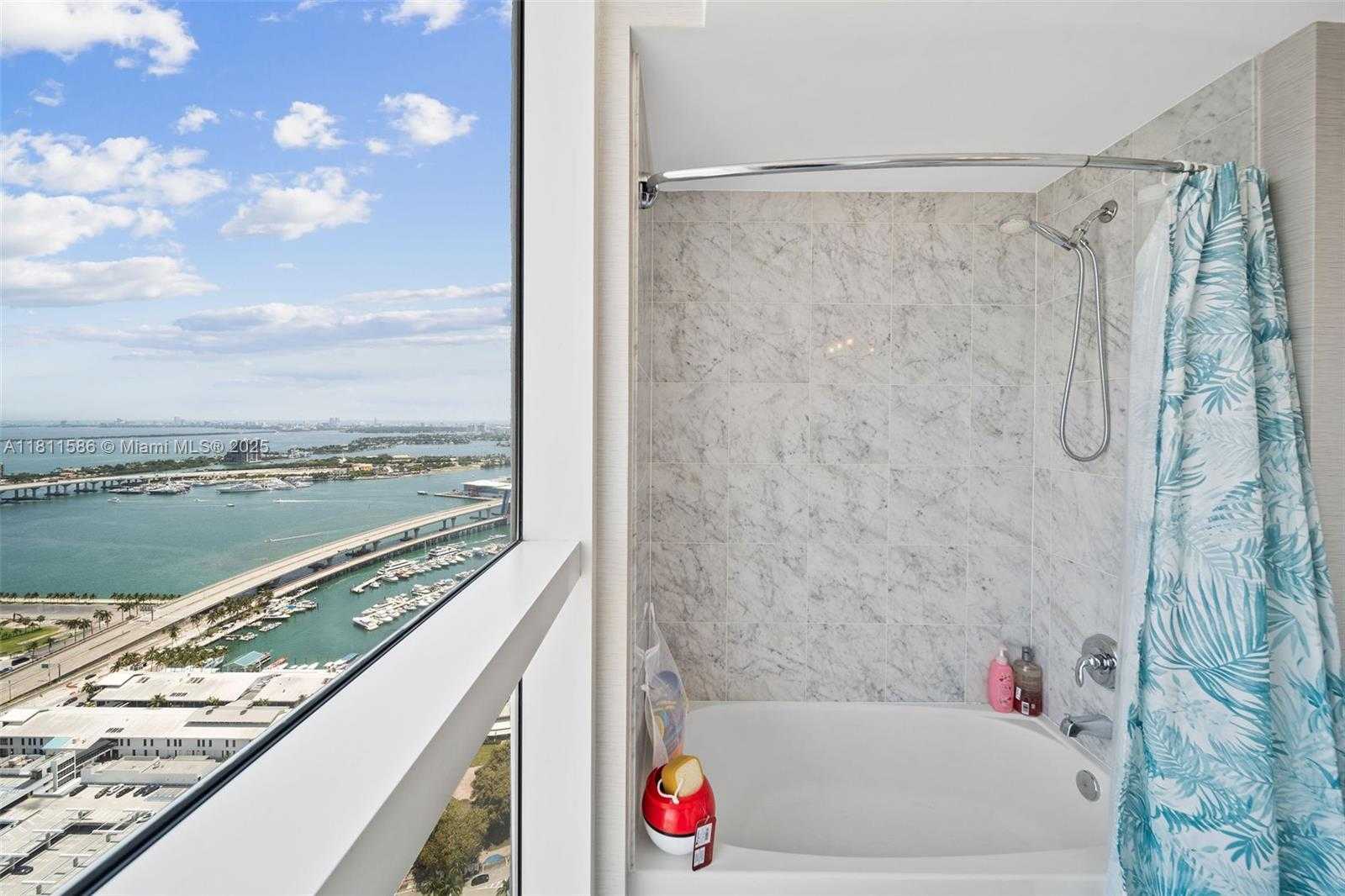 Small Image of 244 BISCAYNE BLVD #4608, Miami Number 19