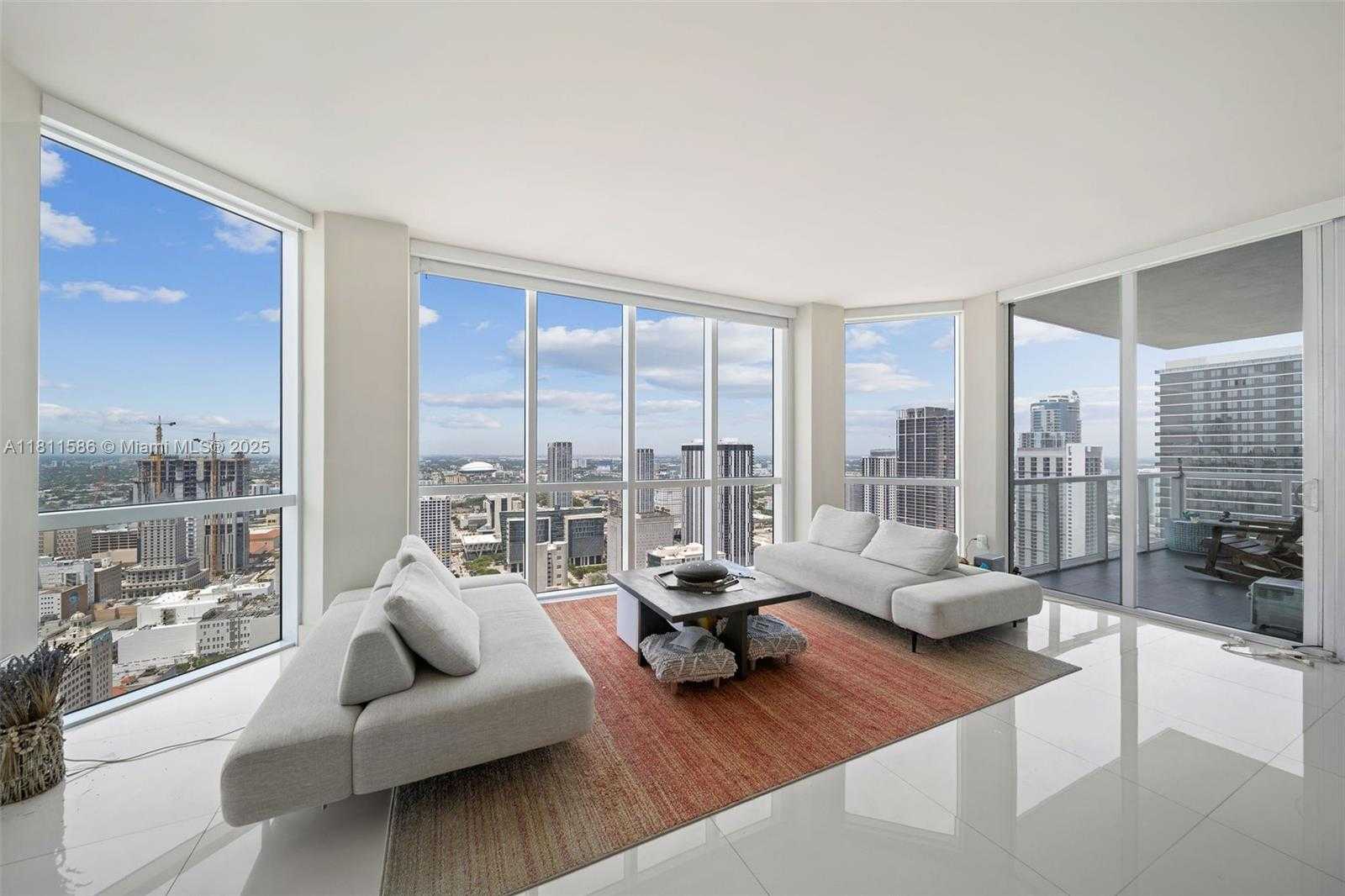 Small Image of 244 BISCAYNE BLVD #4608, Miami Number 2