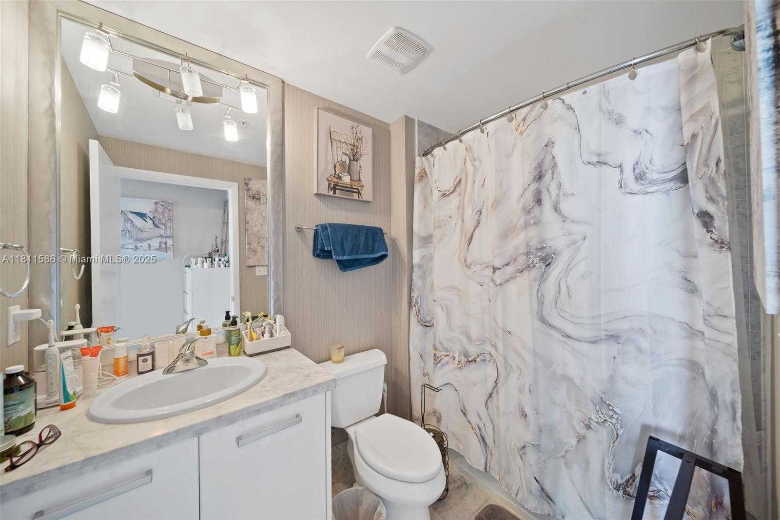 Small Image of 244 BISCAYNE BLVD #4608, Miami Number 20
