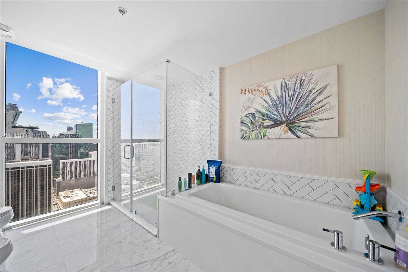 Small Image of 244 BISCAYNE BLVD #4608, Miami Number 23