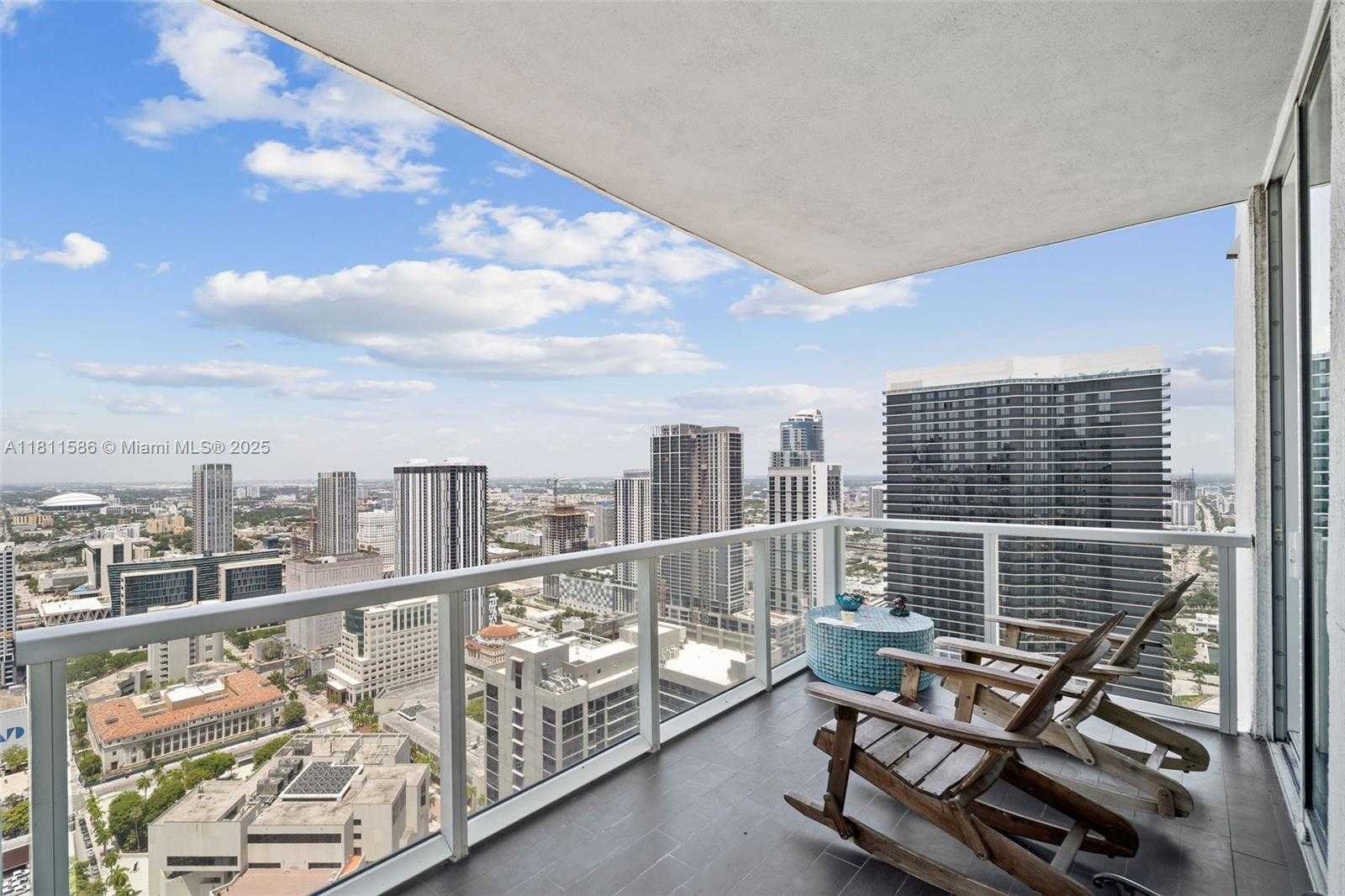 Small Image of 244 BISCAYNE BLVD #4608, Miami Number 7