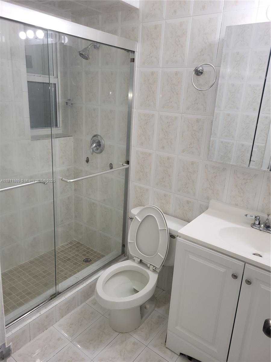 Small Image of 2101 CALAIS DR #10, Miami Beach Number 15