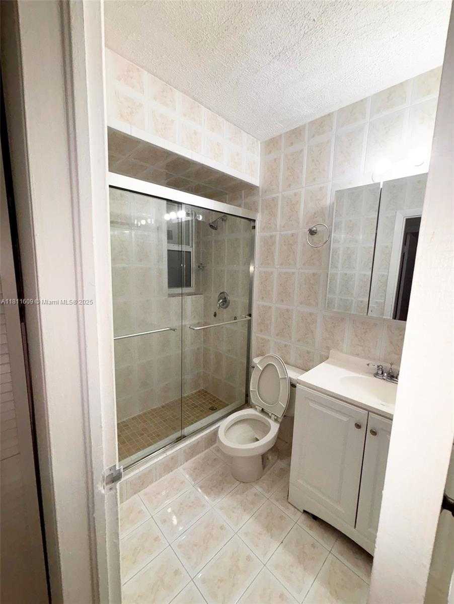 Small Image of 2101 CALAIS DR #10, Miami Beach Number 16