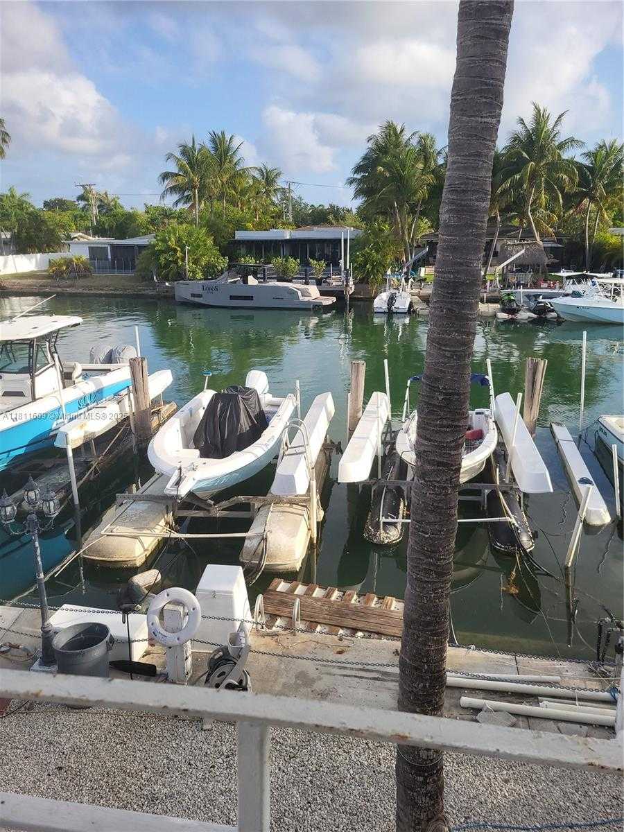 Small Image of 2101 CALAIS DR #10, Miami Beach Number 17