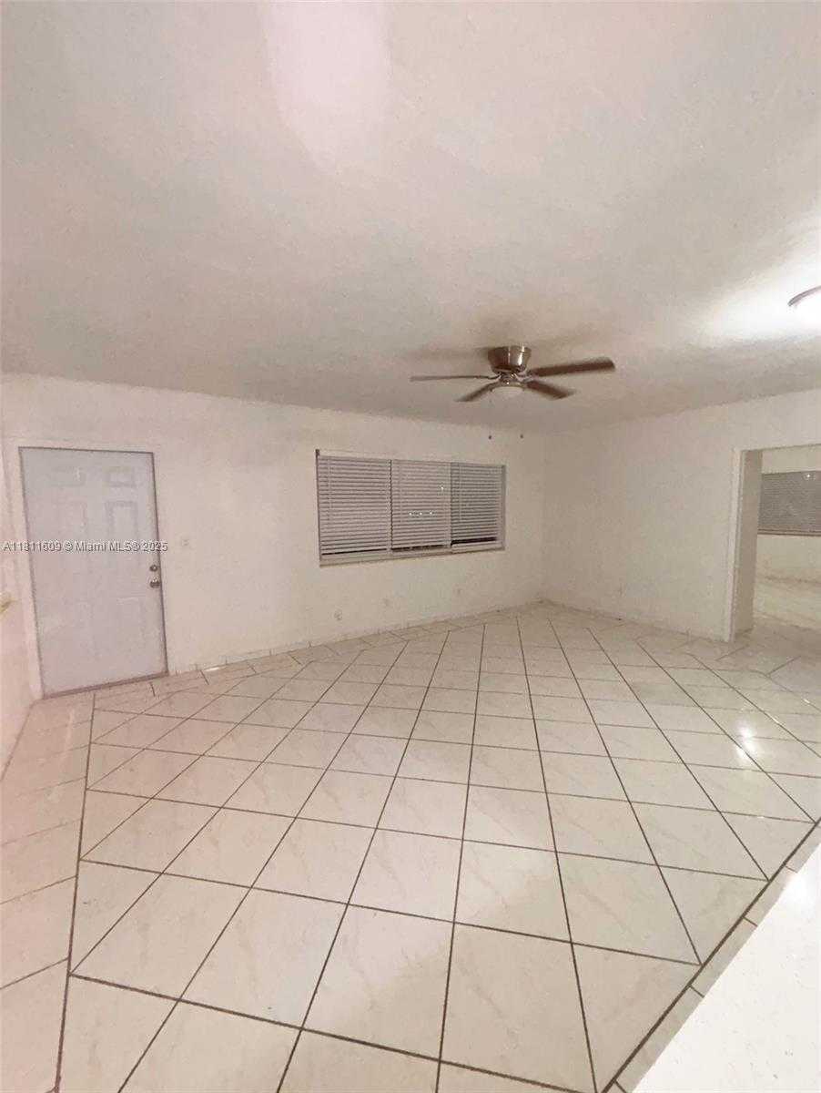 Small Image of 2101 CALAIS DR #10, Miami Beach Number 3